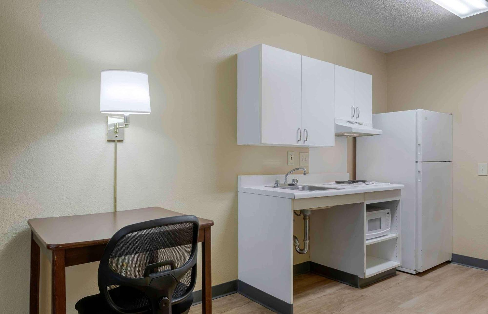 Extended Stay America Suites - Savannah - Midtown Exterior photo